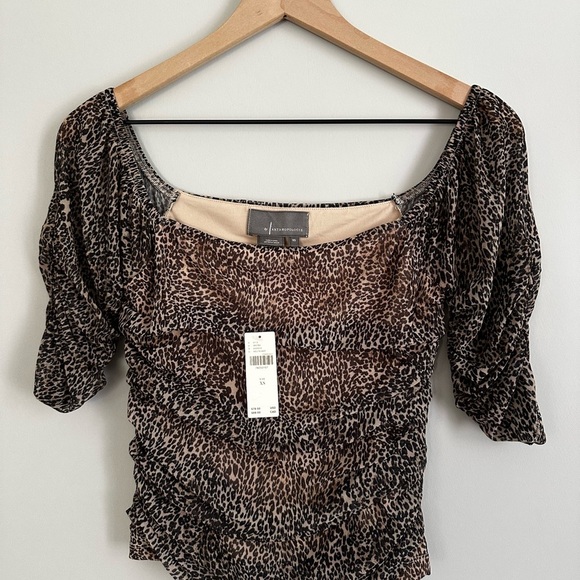 NWT Anthropologie Animal Print Off-Shoulder Blouse Size XS - Picture 4 of 6